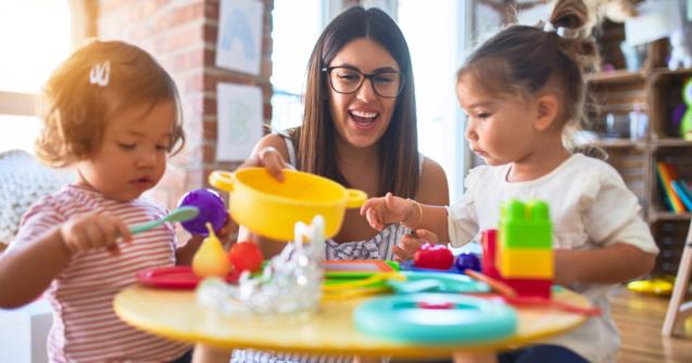 Pôle éducatif - rencontre famille et éducateur